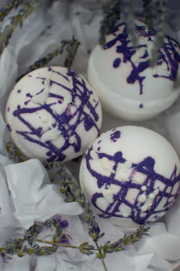 Lavender Essential Oil Bath Bomb - Image 2
